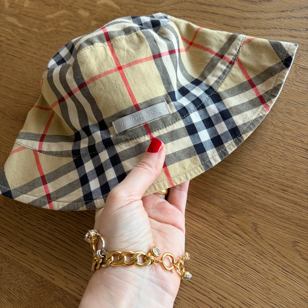 BURBERRY Reversible Bucket Hat Nova Check Beige S/M Unisex - Picture 7 of 12